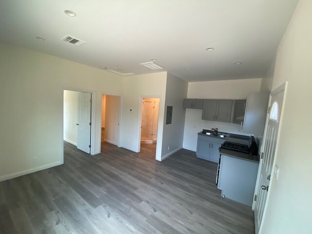 Photo - 2228 S La Brea Ave Unidad ADU