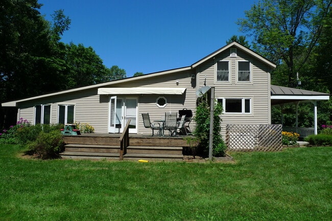 Photo - Charming Two-Bedroom Home in a Peaceful Wo...