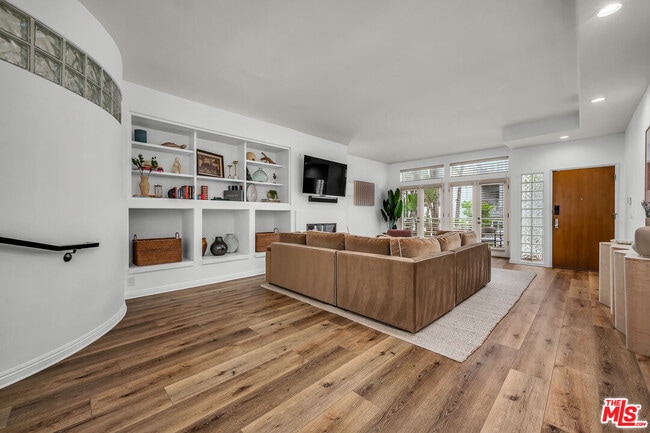 Photo - 20 Voyage St