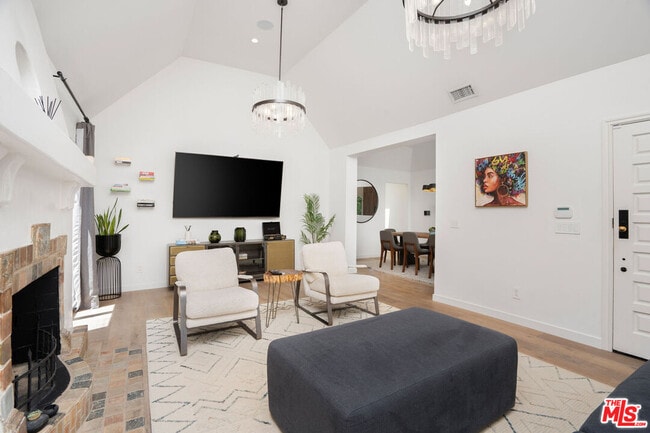 Photo - 321 Laurel Ave