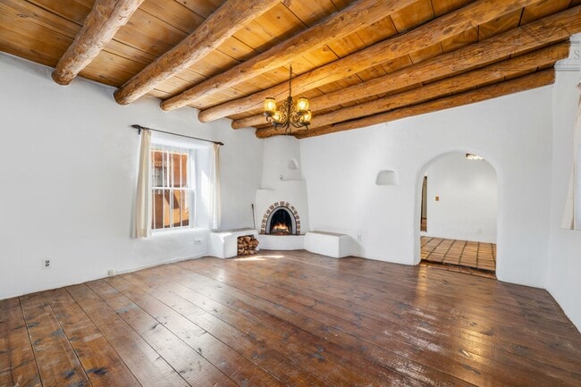 Building Photo - Whimsical Historic Eastside Retreat