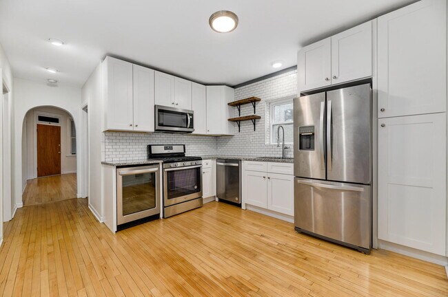 Photo - 2520 W Cortez St Unit 2R