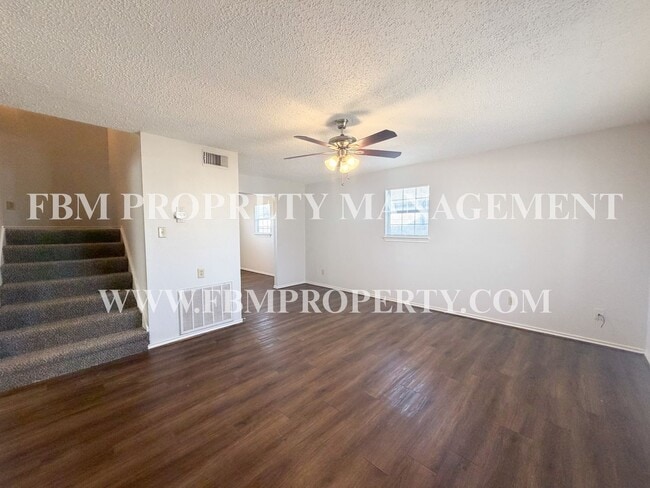 Photo - 493 Bryant Ave