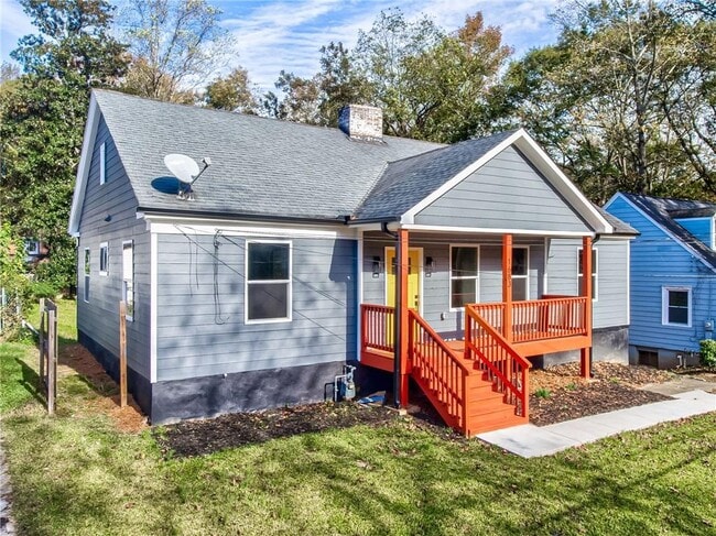 Photo - 1683 Kenmore St SW