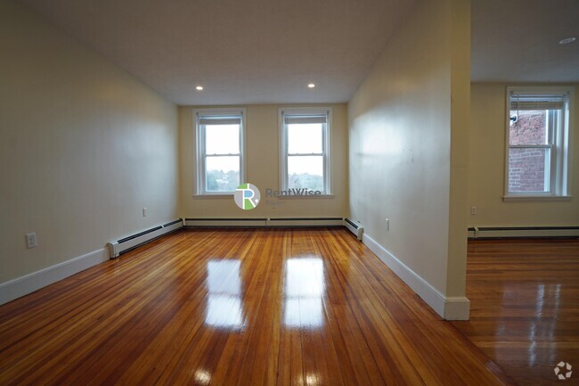 Building Photo - 312 Tappan St Unit 6 Rental