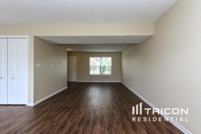 Photo - 1745 Perry Commons Blvd