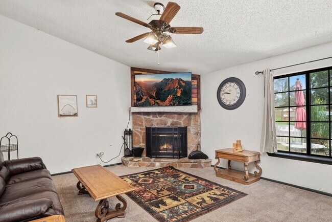 Photo - 103 Niblic Ct