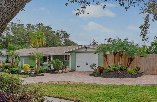 Photo - 6623 Glades Way House
