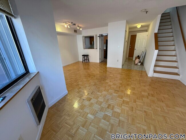 Photo - 147 Kelton St Unidad 716