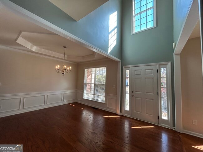 Photo - 706 Oracle Dr NE