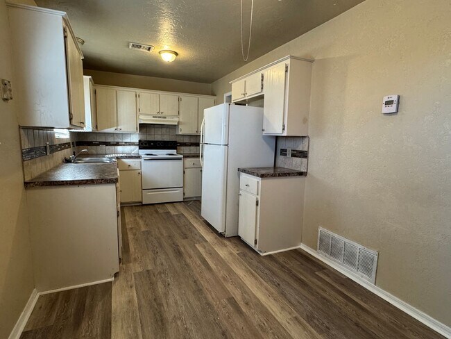 Photo - 2704 NW Friar Tuck Ln