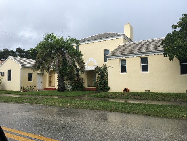 Photo - 1555 Harrison Street