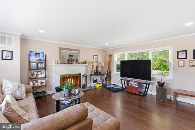Photo - 912 Shelley Rd