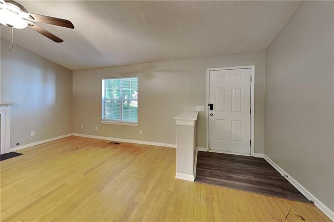 Photo - 628 Bluff Dr