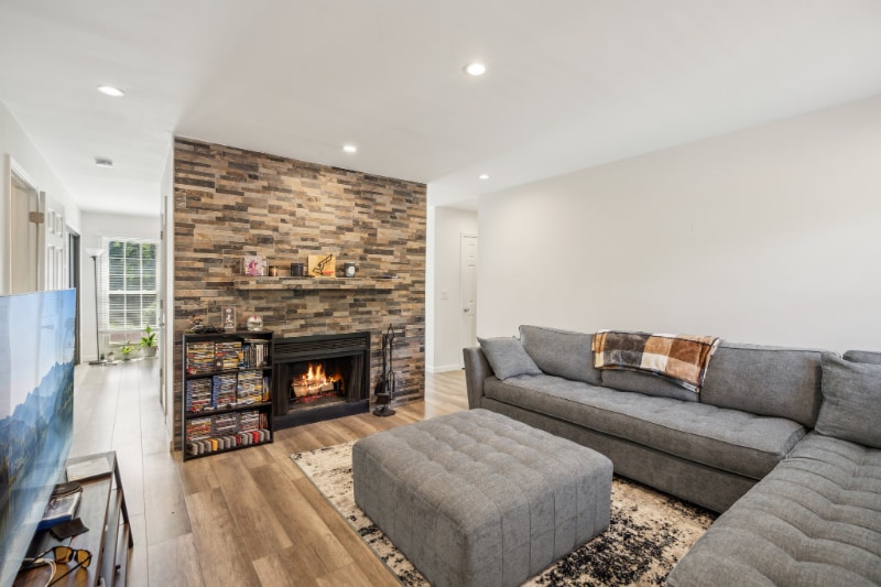 Photo - 1166 Booth Rd