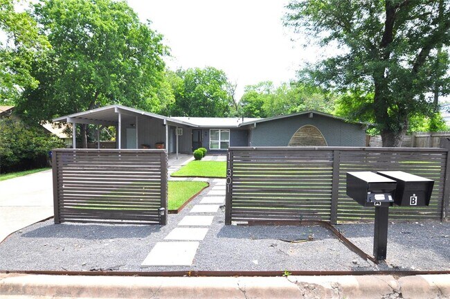 Photo - 11301 Oakwood Dr