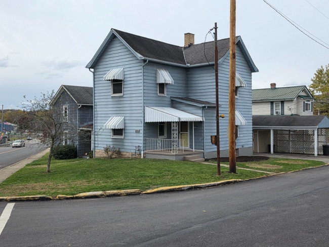 Photo - 1704 Broad St