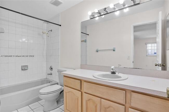 Photo - 17220 SW 93rd Ave Unit 1