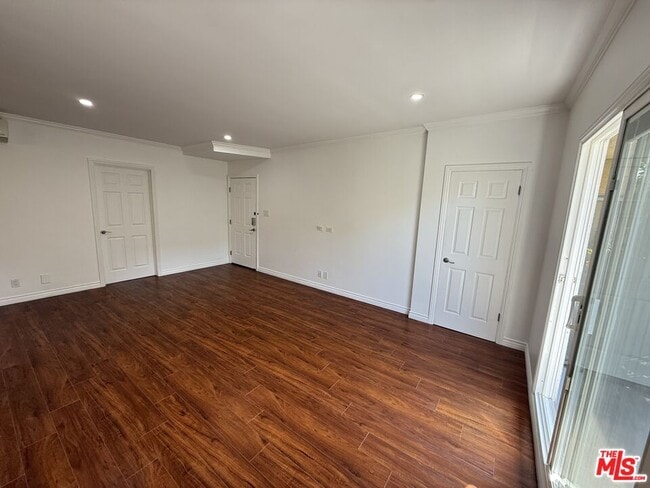 Photo - 332 Rexford Dr Unit 6