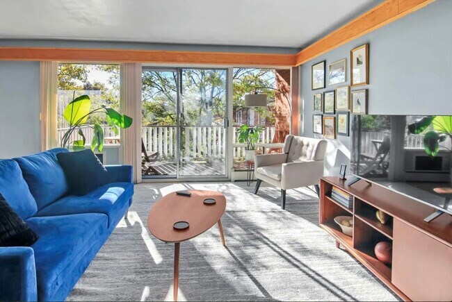 Building Photo - 2251 N Triphammer Rd Unit E10