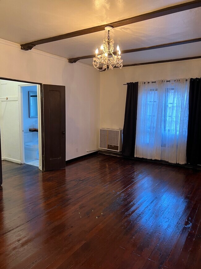 Photo - 2041 N Vermont Ave Unidad 203