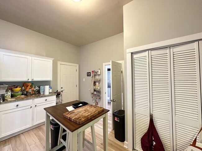 Photo - 1622 N Campbell Ave Unit 3