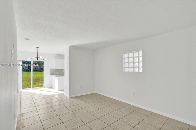 Photo - 3398 NE 9th Dr Unit 104