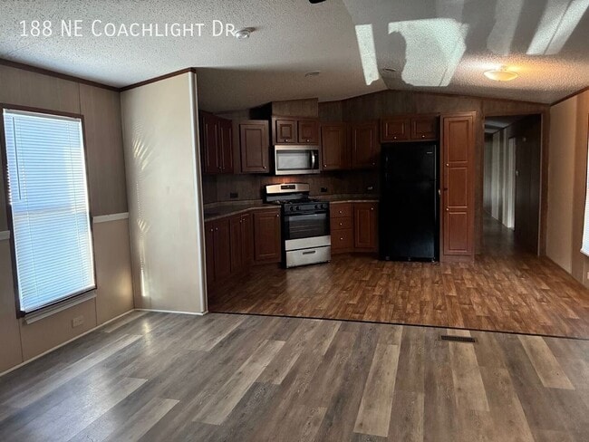 188 Coachlight Dr