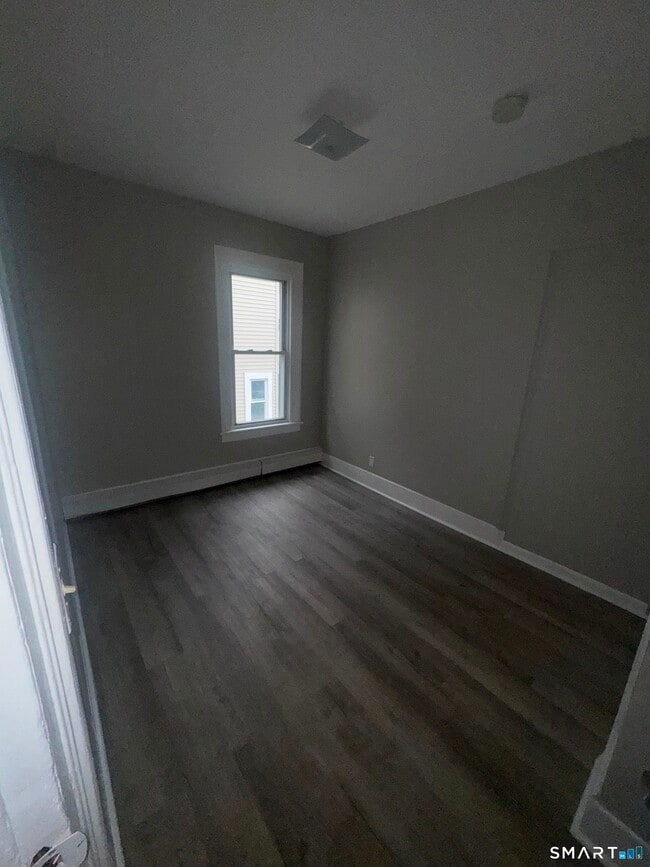 1092 E Main St