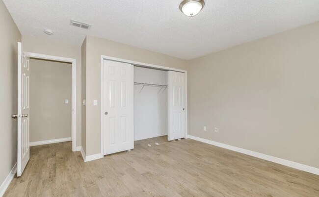 Photo - 5742 Spice St