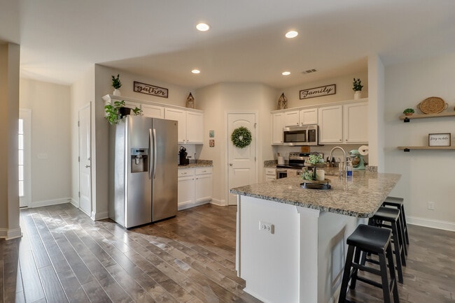 Photo - 413 Ferguson Ln