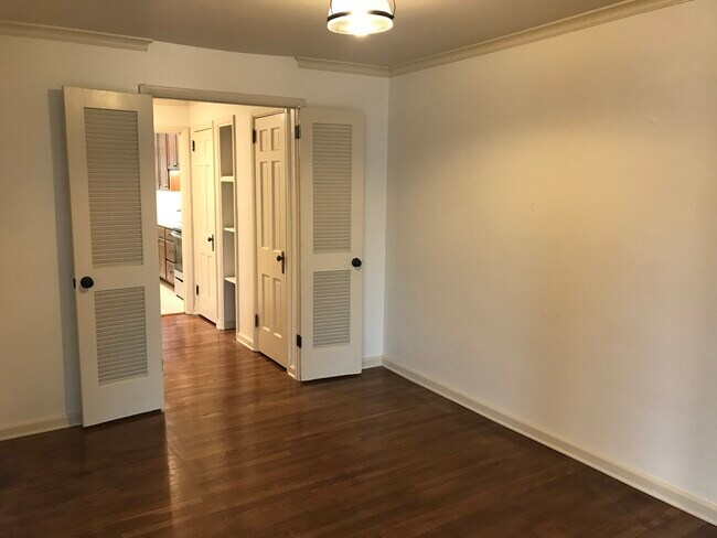 Photo - 1064 Euclaire Ave Unidad D