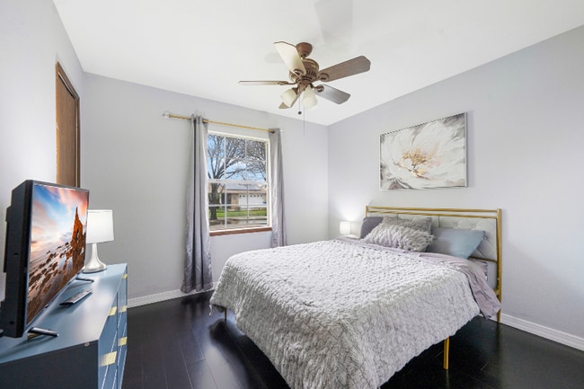 Building Photo - 5604 Perrin St