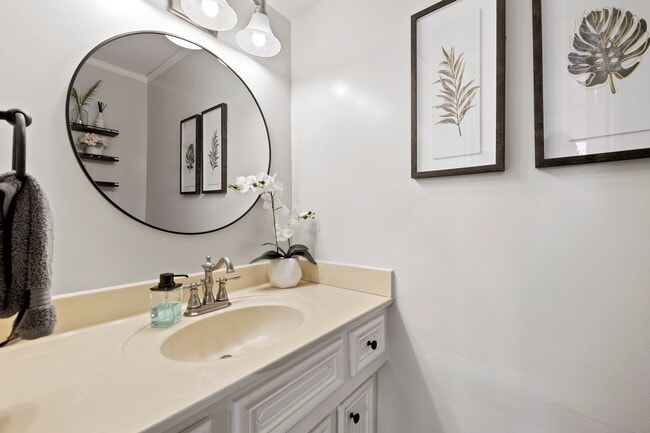 Building Photo - 522 River Plantation Dr