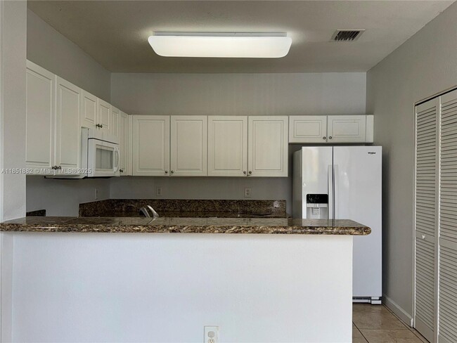 Photo - 2933 SE 2nd Dr Unit 2