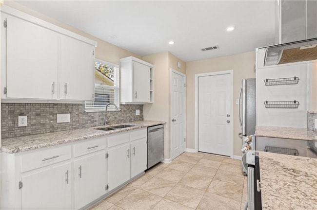 Photo - 3810 Hillside Dr