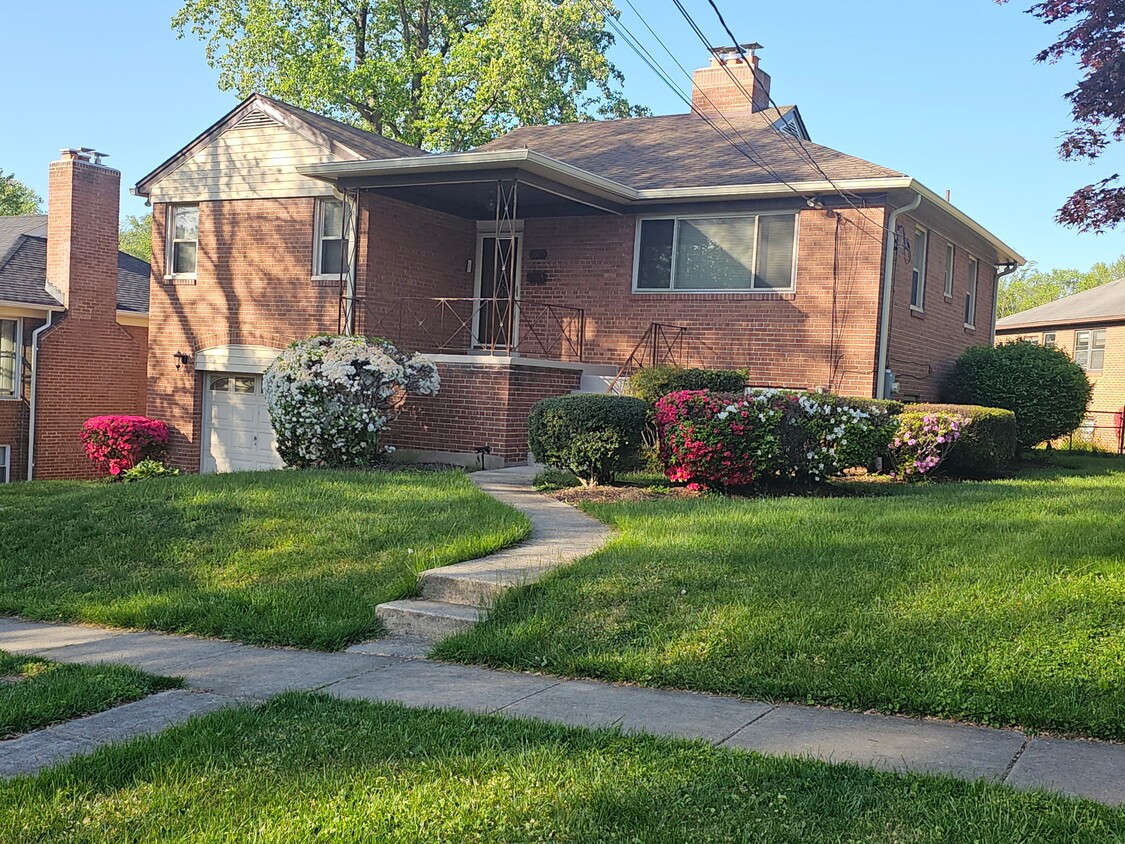 Photo - 9503 Hale Plz (Silver Spring, MD)