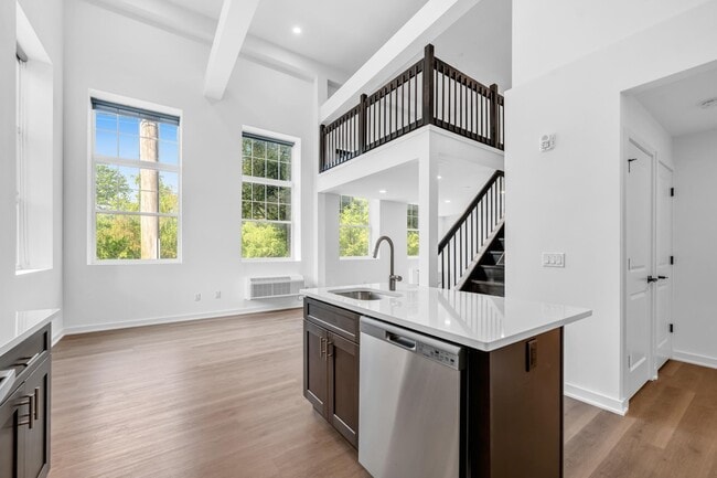 Building Photo - 315 Railroad Ave Unit 101 Rental