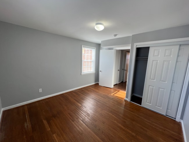 Photo - 2008 Fort Davis St SE