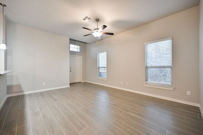 Photo - 127 Wickersham