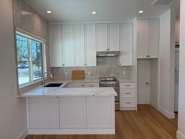 Building Photo - 6641 Glade Ave