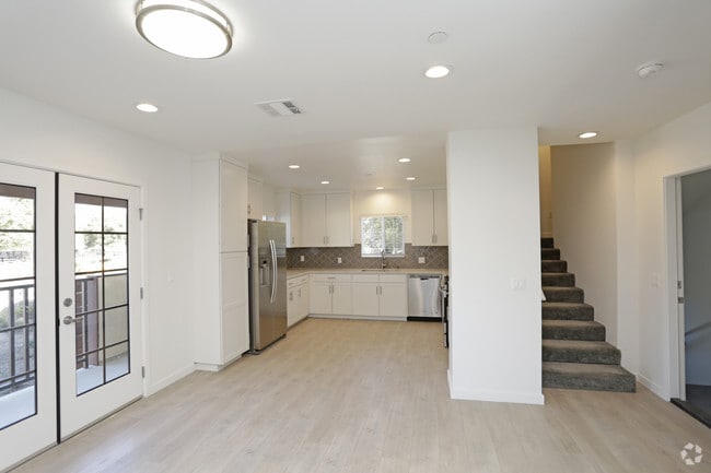 3BR, 2.5BA - 1,700 SF