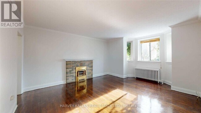 Photo - 320 Lonsdale Rd