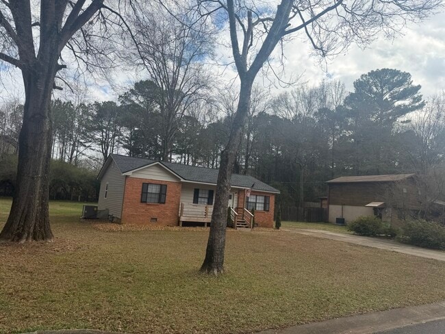 Building Photo - 433 Bridle Trace Dr