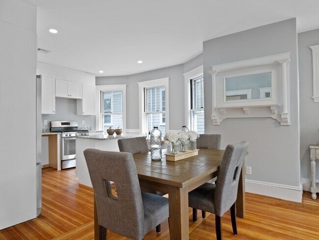 Photo - 261 Walnut St Unit 3