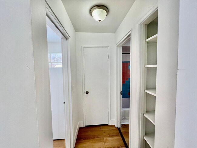 1087 Grand Ave Unit 2