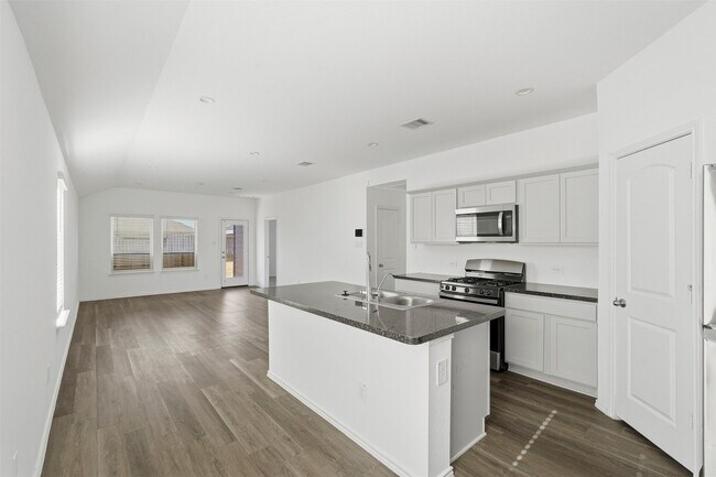 Building Photo - 5215 Mossdale Blf Ln