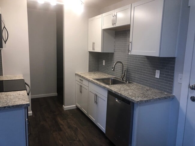 Photo - BEAUTIFUL TWO BEDROOM CHARMER LOCATED IN L...