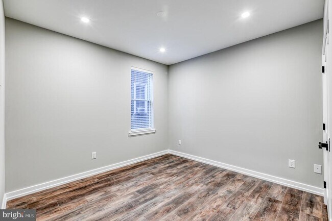Photo - 2026 Spring Garden St Unit 2B