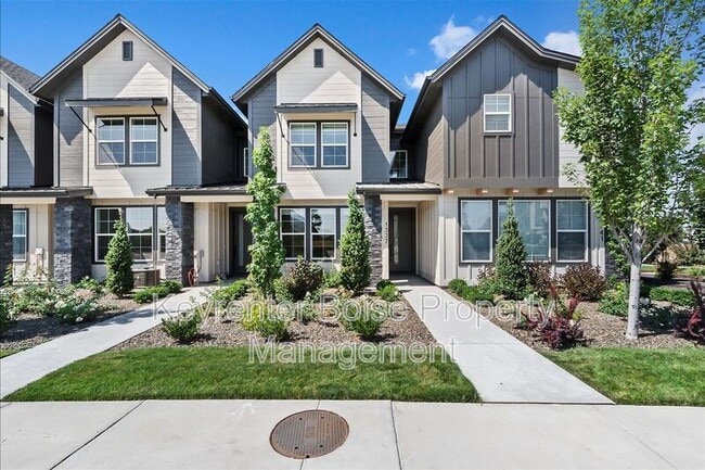 Building Photo - 1337 N Webb Wy Rental